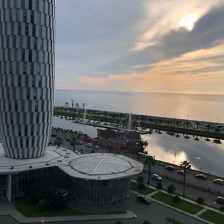 Black Sea VI Dari Apartments バトゥーミ エクステリア 写真
