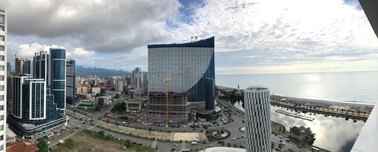 Black Sea VI Dari Apartments バトゥーミ エクステリア 写真