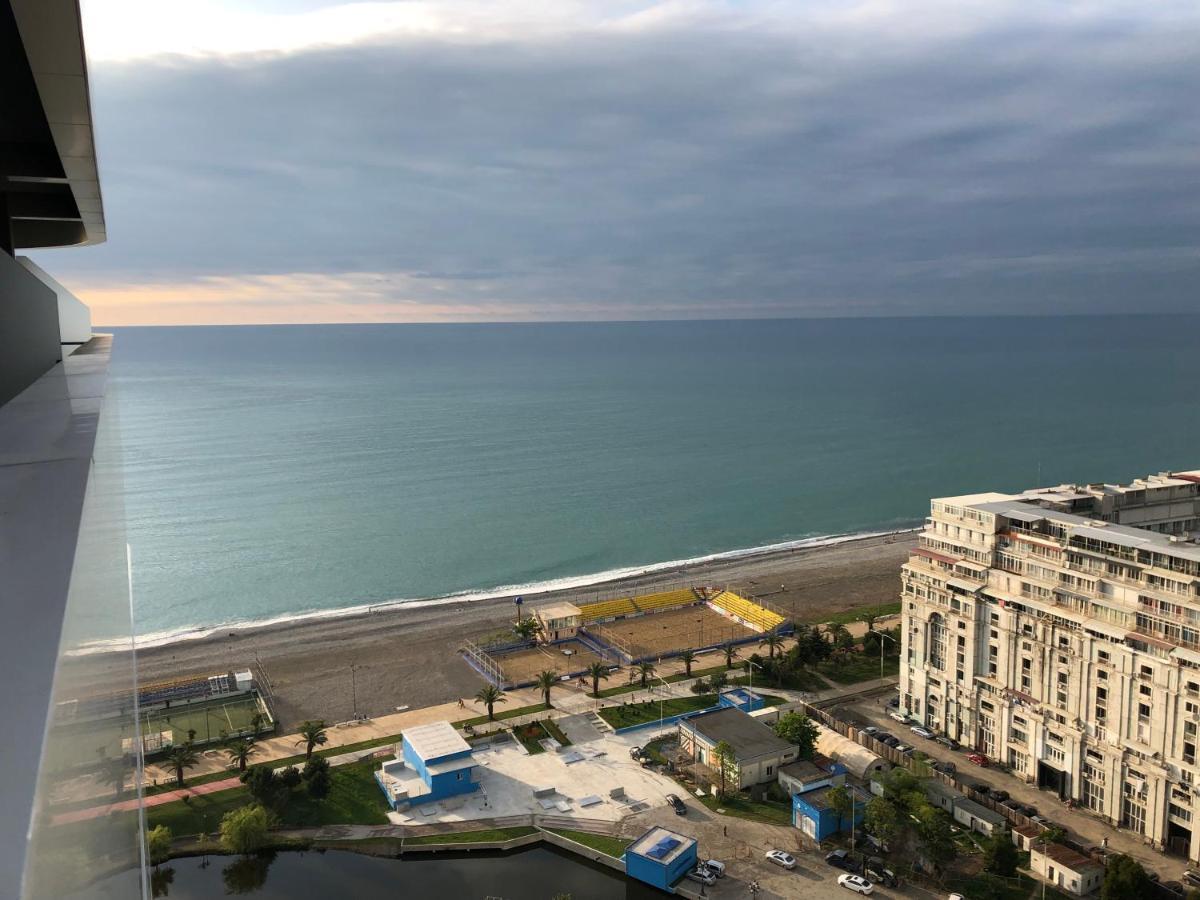 Black Sea VI Dari Apartments バトゥーミ エクステリア 写真