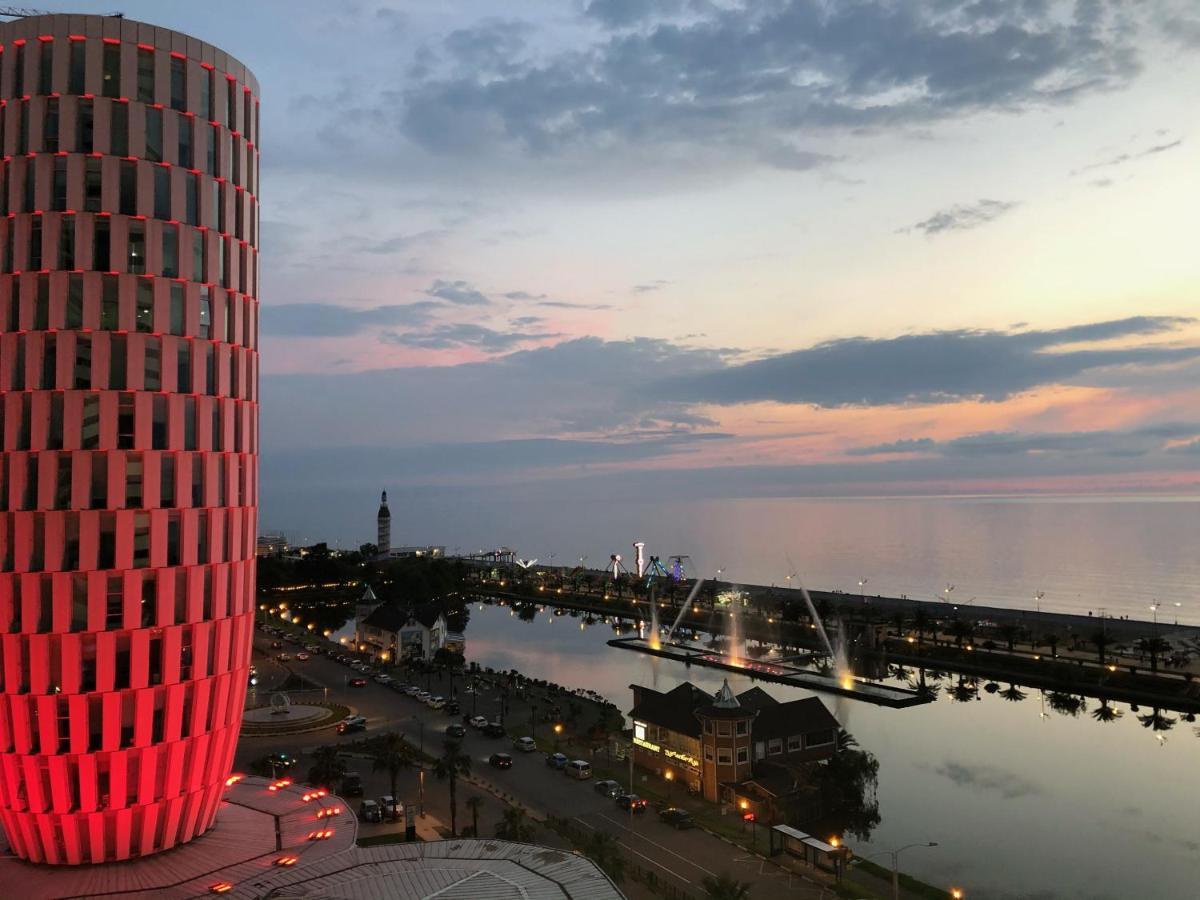Black Sea VI Dari Apartments バトゥーミ エクステリア 写真