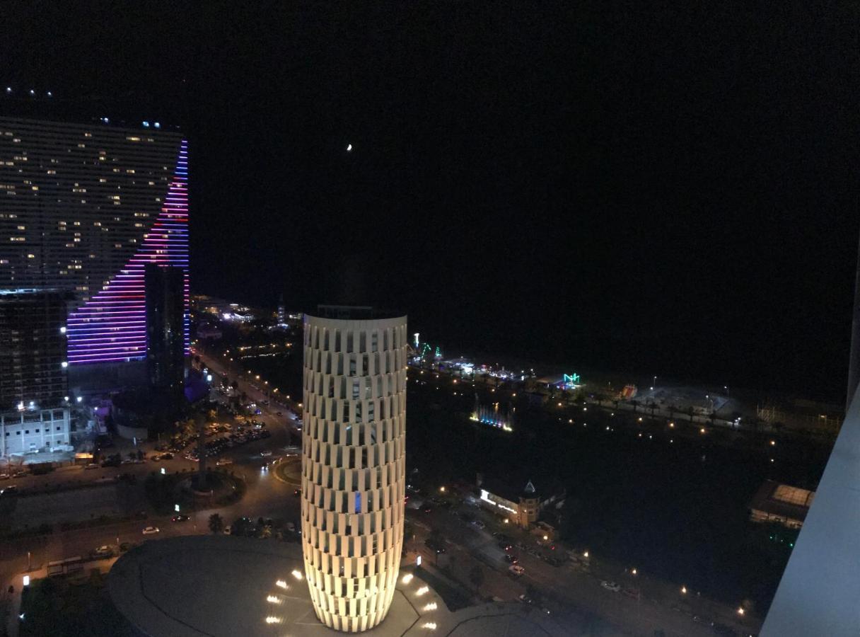 Black Sea VI Dari Apartments バトゥーミ エクステリア 写真
