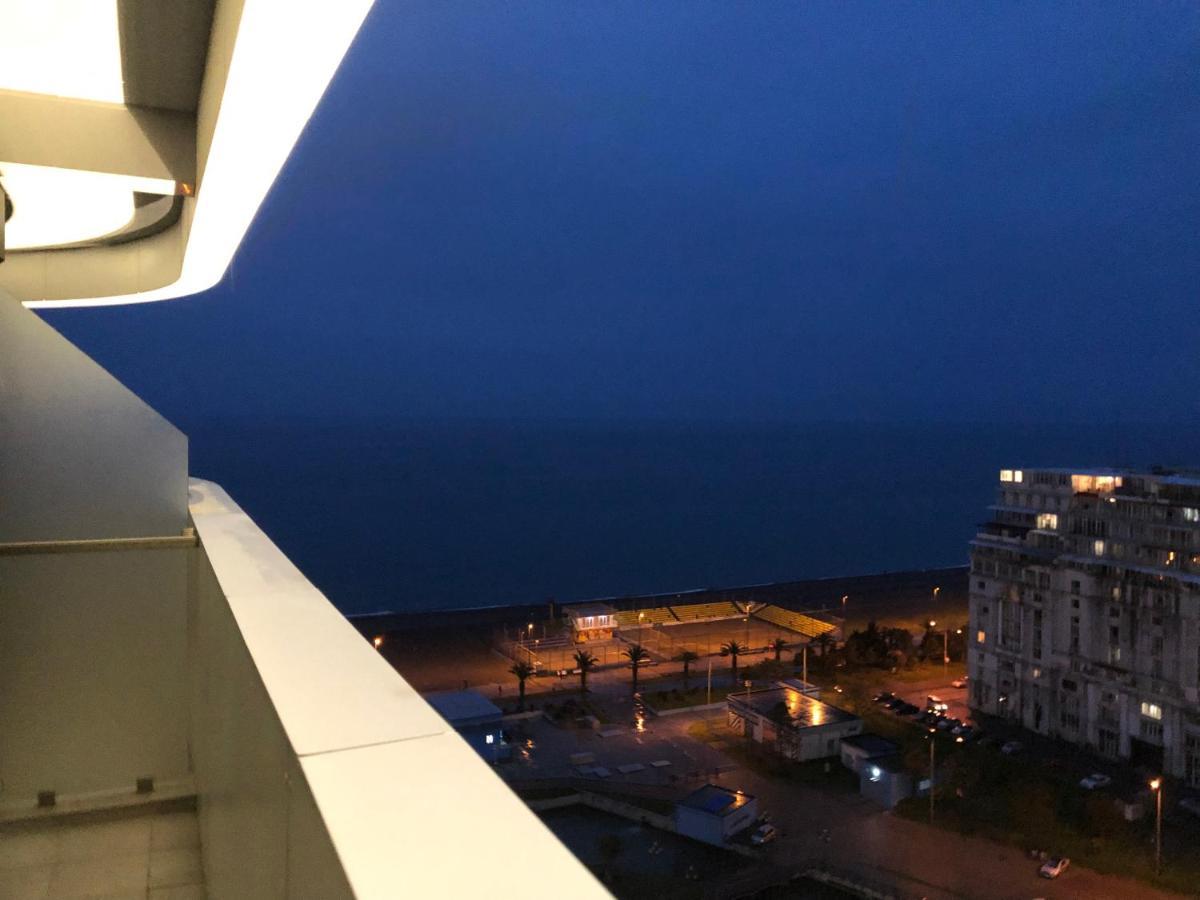 Black Sea VI Dari Apartments バトゥーミ エクステリア 写真
