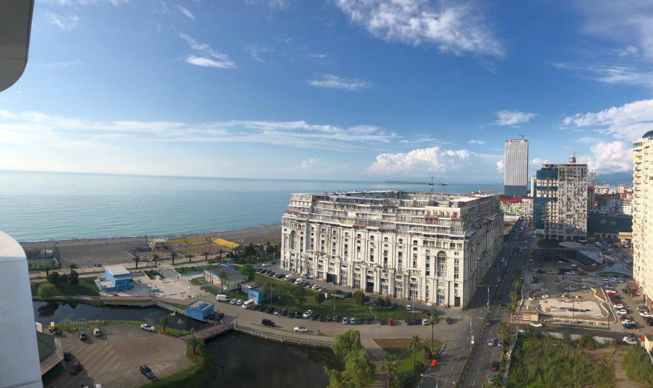 Black Sea VI Dari Apartments バトゥーミ エクステリア 写真