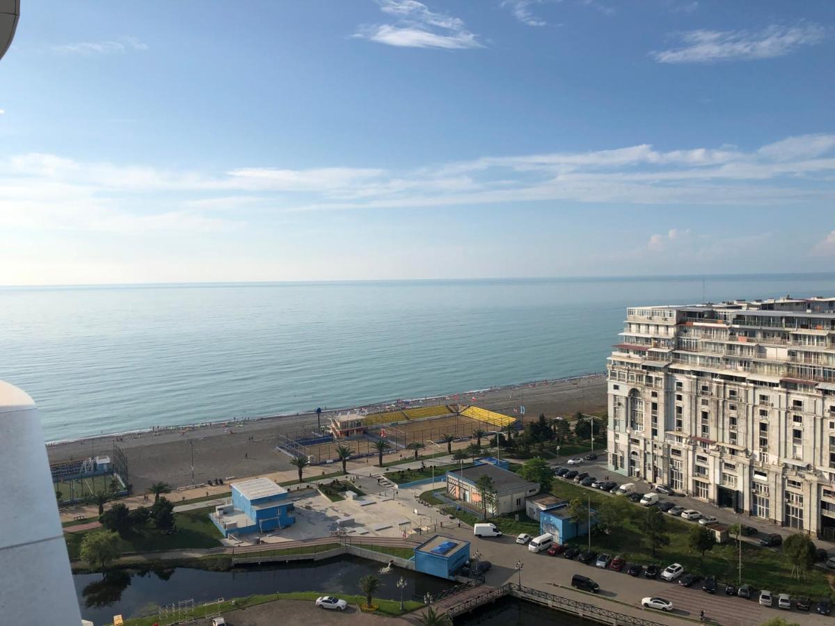 Black Sea VI Dari Apartments バトゥーミ エクステリア 写真