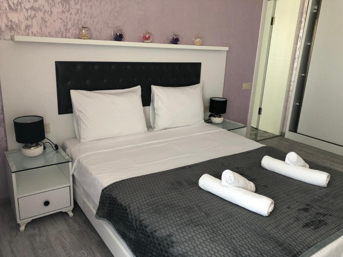 Black Sea VI Dari Apartments バトゥーミ エクステリア 写真