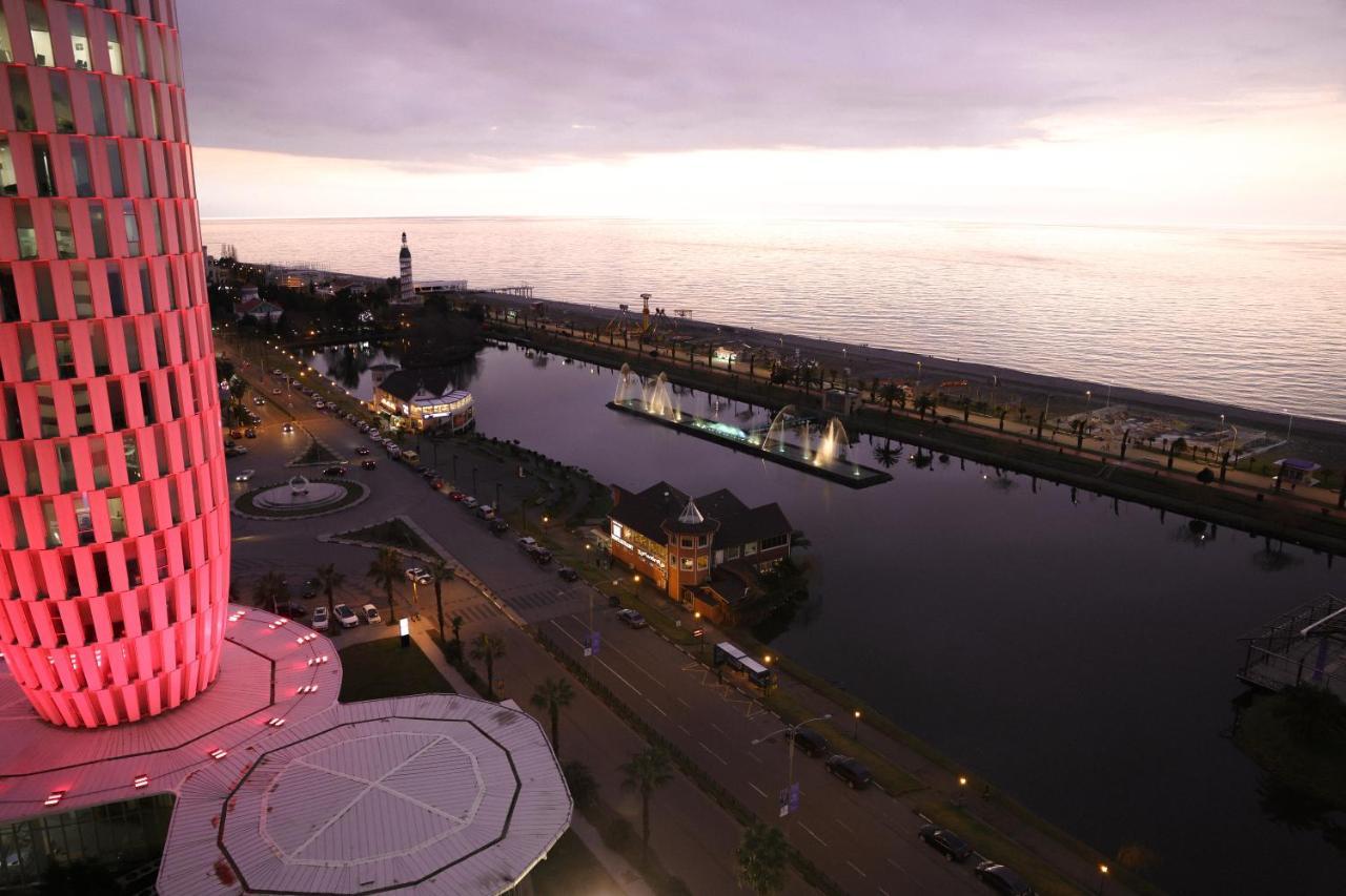 Black Sea VI Dari Apartments バトゥーミ エクステリア 写真